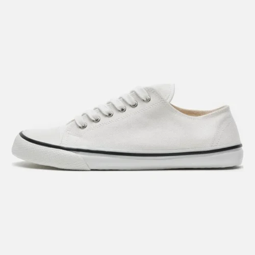 Vegan hennep sneaker op een Wide-leest